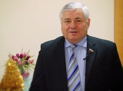 До Нового года осталось 11 часов