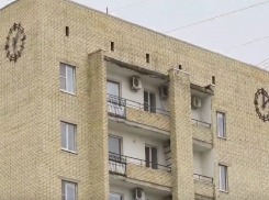 Главные башенные часы Волгодонска потеряли правильное время