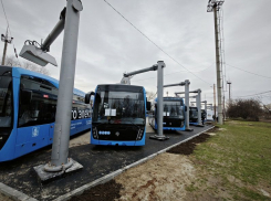 В зарядных станциях электробусов в Волгодонске обнаружили повреждения