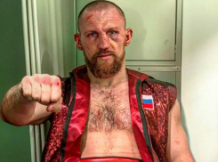 Дмитрий Кудряшов не выдержал шквальной атаки африканца и проиграл бой в шоу тяжеловесов