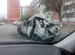 В Волгодонске на проспекте Мира взорвался автомобиль
