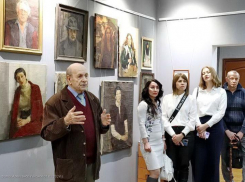 Выставка волгодонского художника Алексея Хижкина открылась в центре «Берегиня»