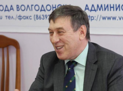 Мэр Волгодонска почти в два раза увеличил себе и замам размер ежегодной компенсации на лечение