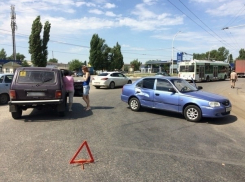 В Волгодонске «Нива» протаранила «Акцент» в районе кольца на Пятом