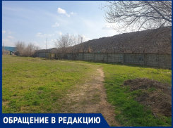 «В черте города образовалась огромная свалка строительных отходов»: волгодонец о площадке разрушенного хлебозавода 