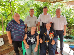 98 лет исполнилось ветерану Великой отечественной войны Михаилу Шевченко из Волгодонска 