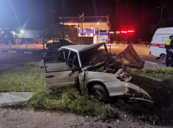 Парень и девушка попали в жуткую аварию на проспекте Курчатова