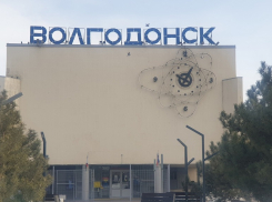 Главные городские часы Волгодонска на железнодорожном вокзале остановились на неопределенный срок