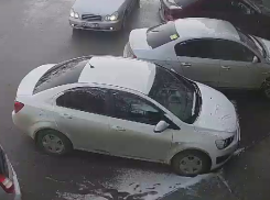 Знак внимания на капоте чуть не поссорил семью в Волгодонске