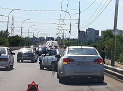 Авария на мосту застопорила движение в новой части Волгодонска