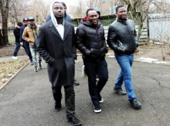 Делегация африканцев и азиатов побывала в Красном Яру на экскурсии