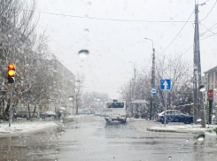 Из-за непогоды водителей Волгодонска призывают быть максимально бдительными на дорогах 