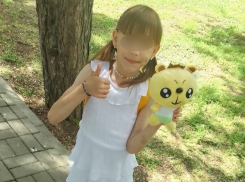 7-летняя босоногая девочка ушла выбрасывать мусор и пропала в Волгодонске 