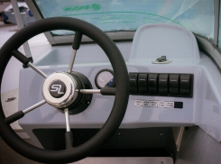 Житель Волгодонска без соответствующего разрешения оказывал платные экскурсии на моторной лодке