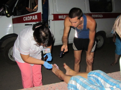 В волгодонском парке Победы от фонтана откололась плита и упала на ноги школьника 