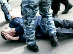До потери слуха полицейские избили 25-летнего парня из Морозовска