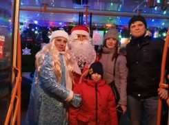 С Дедом Морозом за рулем и Снегурочкой-кондуктором проедет светящийся троллейбус по Волгодонску 