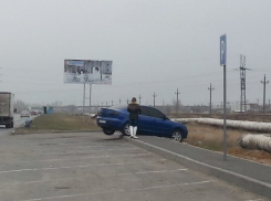 Волгодонец «подрезал» автомобиль, в котором ехала семья, спровоцировал ДТП и скрылся
