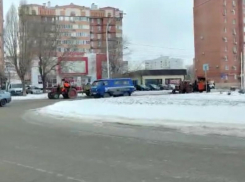 Надежно ли: почему в Волгодонске латают дороги в -11 градусов 