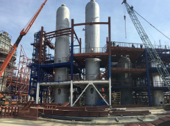 Изготовленные на Атоммаше реакторы установили в комплекс по производству экологичного топлива в Орске