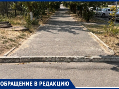 Около поликлиники  на Гагарина бордюр стал преградой для мам с младенцами
