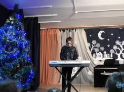 В настоящую зимнюю сказку погрузили волгодонцев воспитанники детской школы искусств 