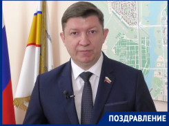 «Победа будет за нами»: Сергей Ладанов поздравил волгодонцев с Днем защитника Отечества