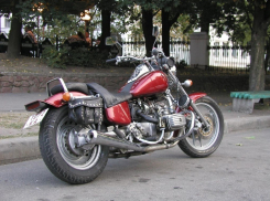 В Зимовниковском районе на полном ходу перевернулся мотоцикл — пострадали водитель и два пассажира