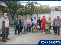«Дайте нам хороший дачный автобус, где исполнение поручения Слюсаря?»: пенсионеры собрались на проспекте Строителей и задали неудобные вопросы