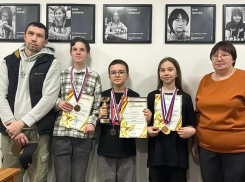 Золото и бронзу Всероссийских соревнований по шахматам  завоевали школьники из Волгодонска 