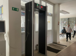 После трагедии в Брянске в школах Волгодонска усилили меры безопасности