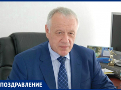 Главный врач поликлиники №3 Виктор Дорохов отмечает день рождения 