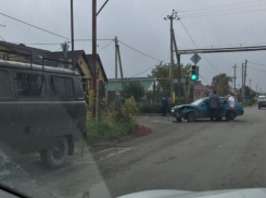 Трактор и две «десятки» не разъехались на перекрестке в Волгодонске