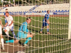 Уверенная победа: ФК «Волгодонск» разгромил «Ниву» из Аксайского района