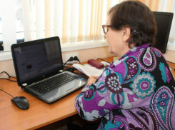 Пожилых Волгодонцев предупредили об электронных вирусах и интернет-мошенниках 