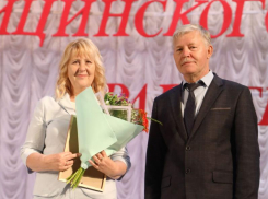 Лучших сотрудников городской медицины наградили в Волгодонске в канун Дня медработника