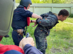 В селе Дубовском задержали двух горе-наркоторговцев