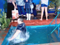 Крещенская оттепель в Волгодонске превратила купание в суровое испытание