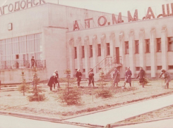 Волгодонск прежде и теперь: перрон железнодорожной станции