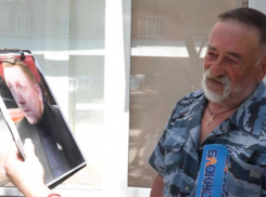 Актер, режиссер или миллиардер: кого узнали волгодонцы на фото депутата Законодательного Собрания Максима Геласа