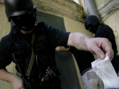 Банда из Краснодара организовала крупный наркотрафик в Волгодонск