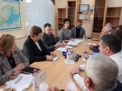 Юрий Слюсарь обсудил с аграриями Цимлянского района компенсацию убытков от непогоды