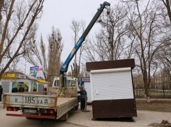 В Волгодонске эвакуатор увез ларек, стоявший возле МИФИ
