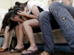 В Волгодонске четырех несовершеннолетних девушек под угрозой избиений заставляли заниматься проституцией