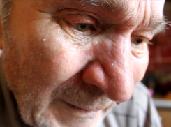 Молодой волгодонец выгнал на улицу 80-летнего отца-Ветерана труда в одних трусах 