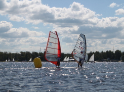 Виндсерфингист из Волгодонска едва не утонул в Цимлянском водохранилище 