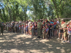 Дон, костер, палатки и активный отдых: более 120 детей из Волгодонска и Зимовников приняли участие в сборах «Юный десантник»