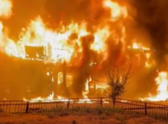 В поселке Орловском при пожаре на складе погиб мужчина