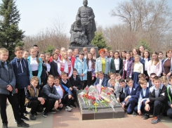 900 волгодонцев прошли с экскурсией по памятным местам