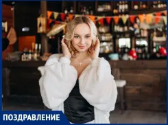 Лучшая модель сети «Блокнот.ру» Нинка Картинка отмечает День рождения